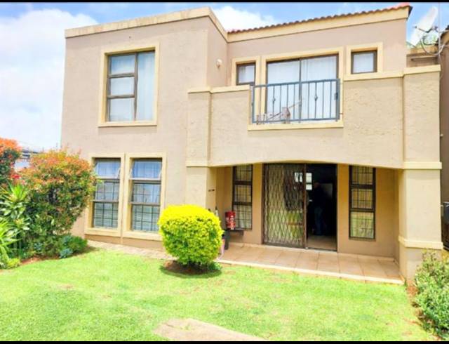 2 BEDROOM TOWNHOUSE FOR SALE IN JANSEN PARK